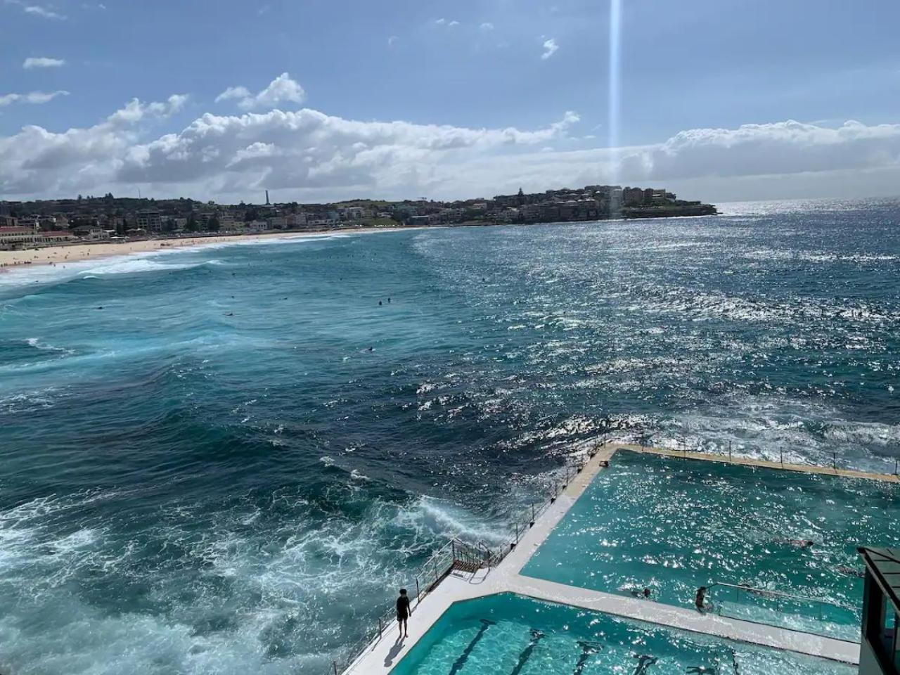Chic 2br With Artful Touches In Bondi Apartment *